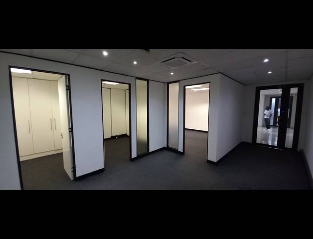 210M² OFFICE TO LET IN BRYANSTON